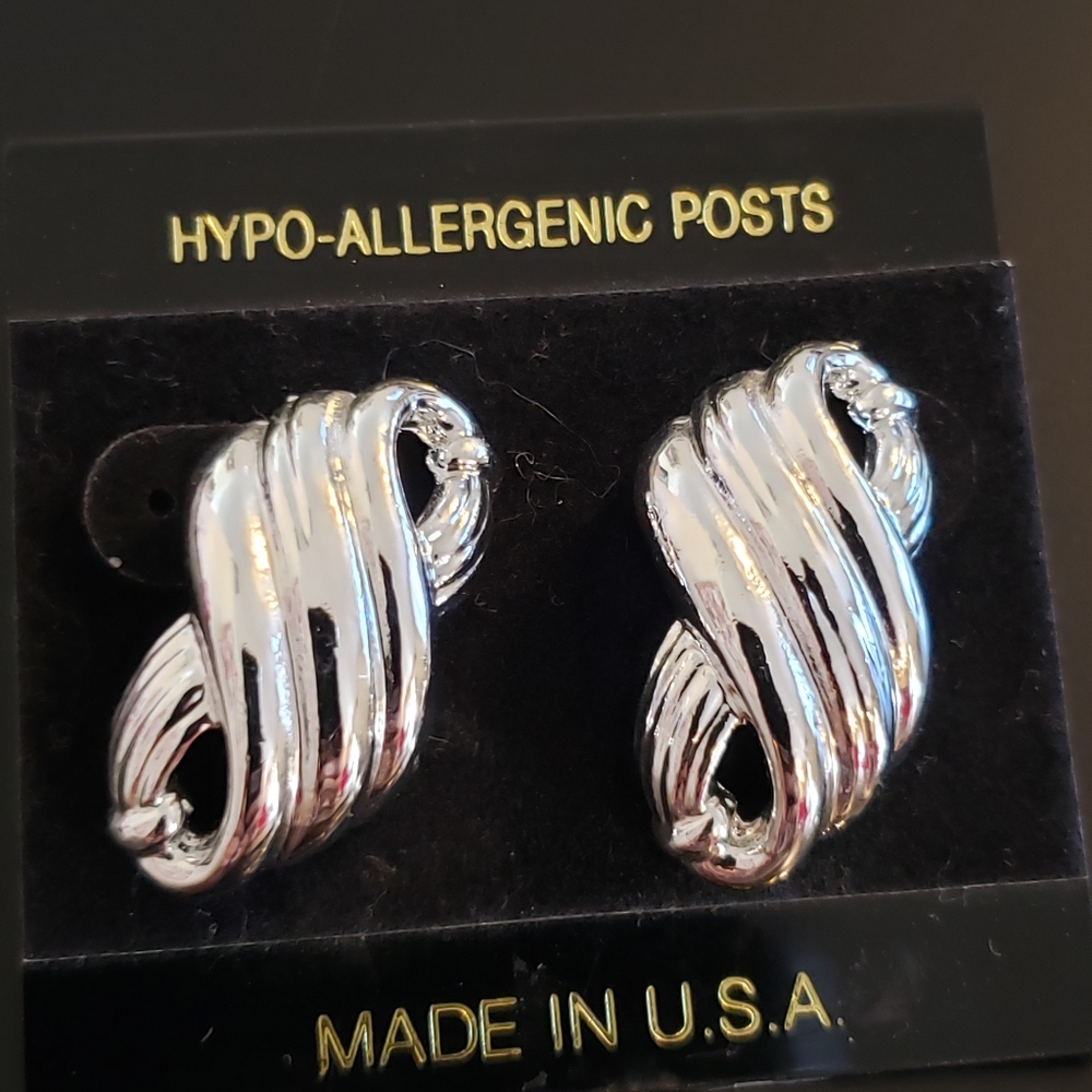 🔥3/$20Hypoallergenic Pierced Earings